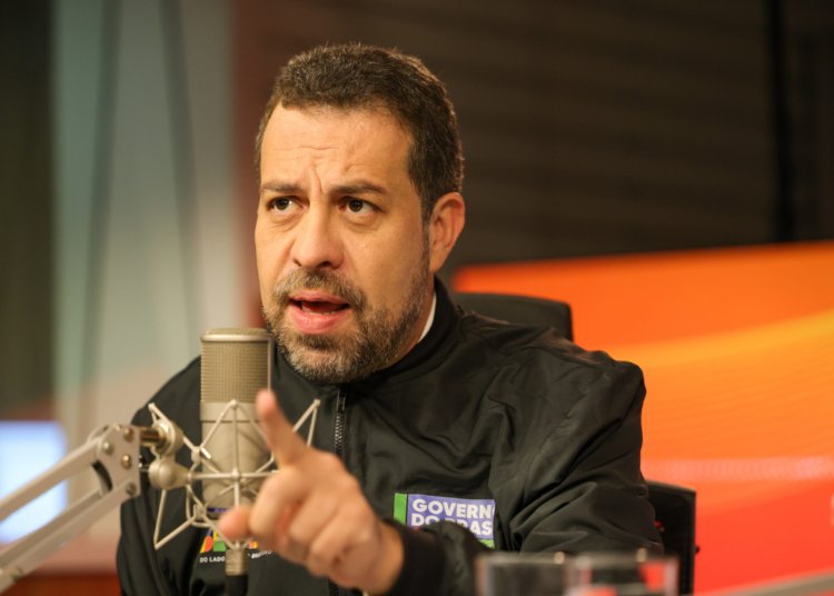 Boulos aponta “terrorismo econômico” contra fim da escala 6x1