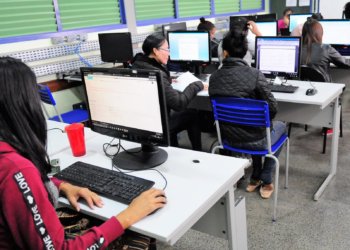 Brasil atinge marca de 100 mil escolas públicas com internet de qualidade