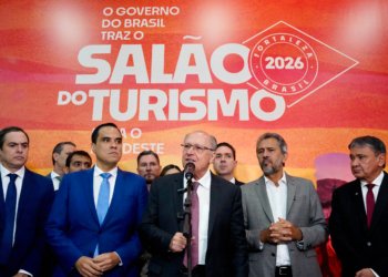 Brasil libera entrada de turistas chineses sem necessidade de visto até o fim do ano