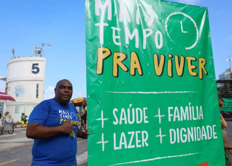 Câmara aprova o fim da escala 6x1 e prevê transição para jornada de 40 horas