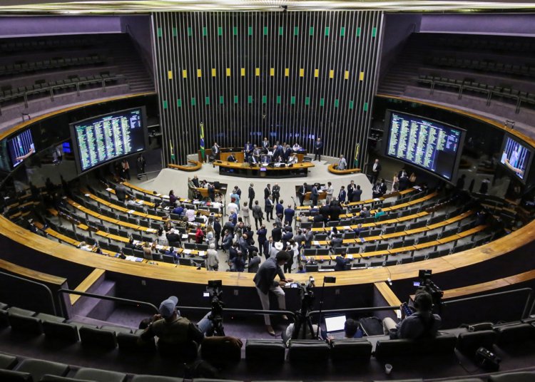 Câmara dos Deputados debate criação da política nacional de minerais críticos