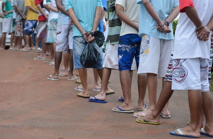 CCJ retoma debate sobre redução da maioridade penal nesta terça-feira