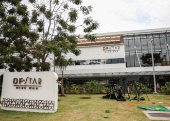 Cirurgia no ombro de Bolsonaro transcorre sem complicações