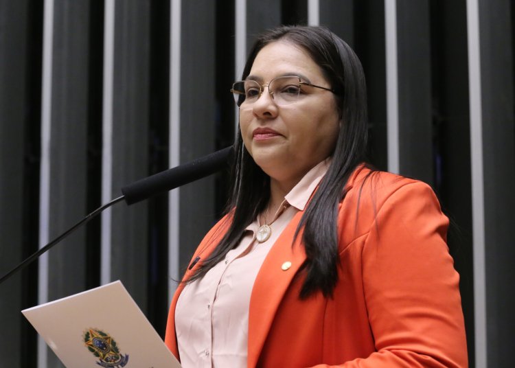 Comissão da Câmara aprova prioridade no atendimento presencial para o CadÚnico