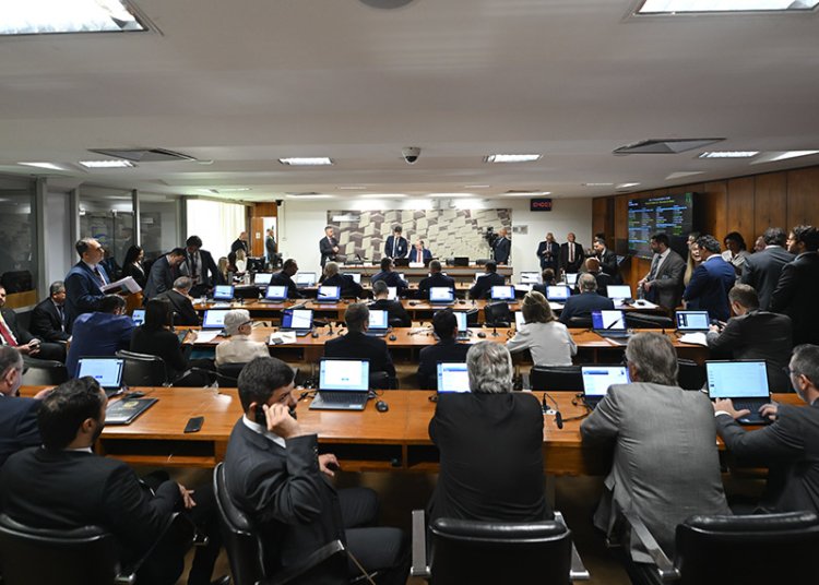Comissão do Senado debate dedução total de despesas educacionais para pessoas com