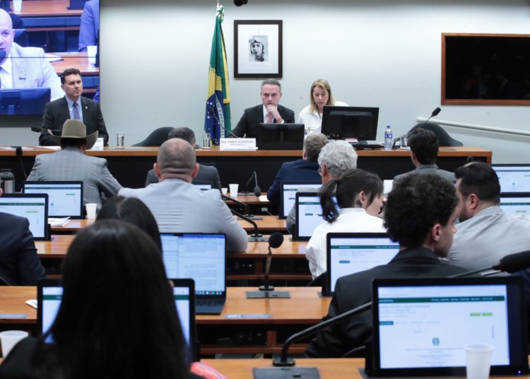 Conselho de Ética da Câmara suspende três deputados por ocupação do Plenário