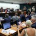 Debate sobre fim da escala 6x1 divide opiniões de deputados em comissão na Câmara