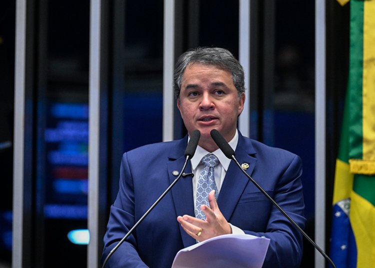 Efraim Filho defende reforma no modelo de gestão do SUS para reduzir filas