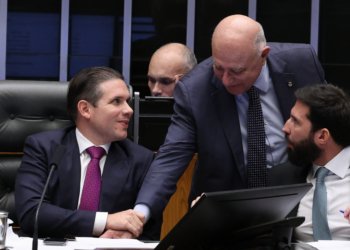 Especialistas e municípios criticam projeto de lei sobre minerais críticos na Câmara