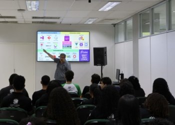 Estudantes de Linhares visitam Prodest e conhecem bastidores do governo digital no ES