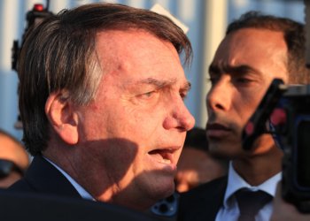 Ex-presidente Jair Bolsonaro recebe alta hospitalar após cirurgia no ombro em Brasília