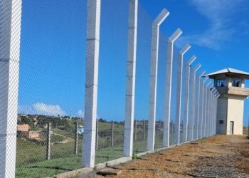 Fábrica em Vila Velha reforça segurança de presídios com produção própria de alambrados