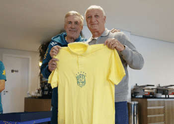 Felipão é homenageado na granja comary e reforça confiança em carlo ancelotti