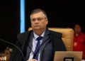 Flávio Dino dá 48 horas para Câmara explicar viagens de Mário Frias