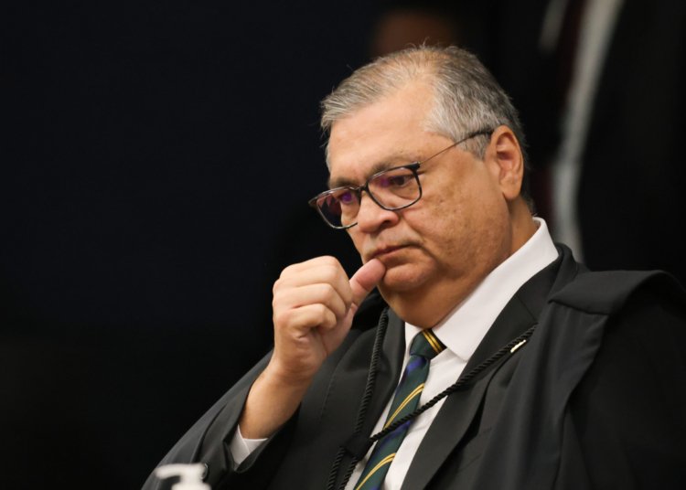 Flávio Dino questiona eficiência de órgãos reguladores contra crimes financeiros
