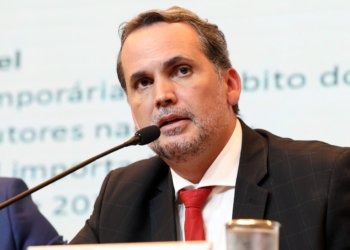 Governo federal cria subsídio de até R$ 0,89 para frear alta dos combustíveis