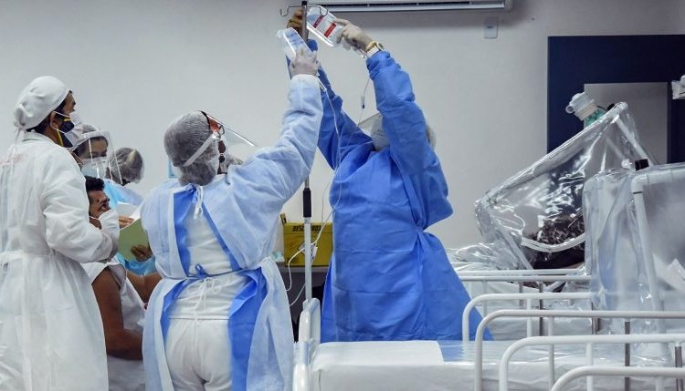 Graduação em enfermagem ganha novas diretrizes com foco em 4 mil horas de curso