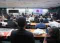 Impasse sobre piso salarial coloca farmacêuticos e donos de farmácias em rota de colisão