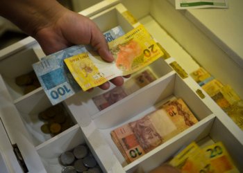 INPC fecha abril em 0,81% e acumula 4,11% em 12 meses