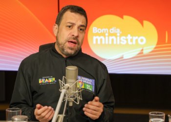 Juros altos impulsionam dívidas, diz Boulos; educação financeira não basta