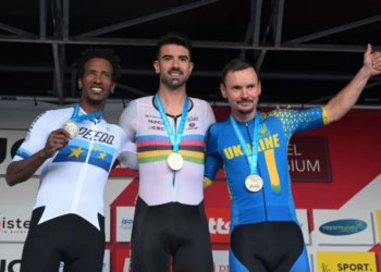 Lauro Chaman conquista ouro na Copa do Mundo de ciclismo de estrada