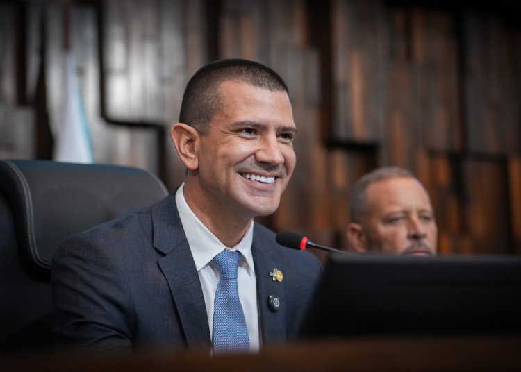 Luiz Fux mantém Ricardo Couto de Castro no comando provisório do governo fluminense