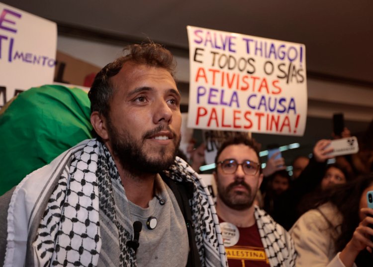 Lula classifica como injustificável a extensão da prisão de ativista brasileiro em Israel
