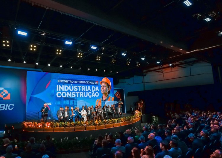 Lula cobra explicações da Caixa sobre baixa adesão ao Reforma Casa Brasil