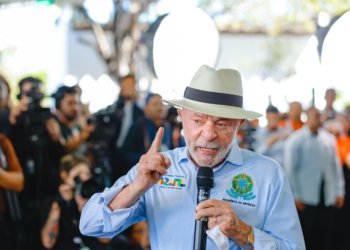 Lula critica venda de estatais em Sergipe e fala em retomar controle da Eletrobras