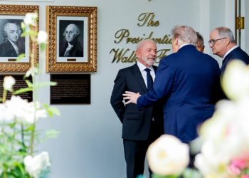 Lula encerra reunião com Donald Trump na Casa Branca para tratar de comércio e segurança