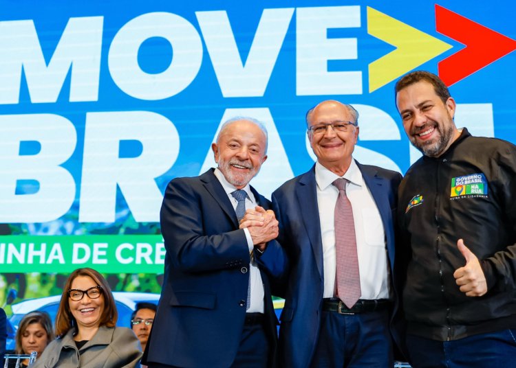 Lula lança crédito de R$ 30 bilhões para motoristas de aplicativos e taxistas