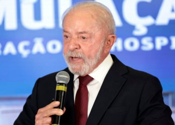 Lula zera imposto de importação sobre compras de até US$ 50 (“taxa das blusinhas”)