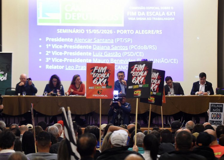 Manutenção de 44 horas para serviços essenciais é debatida por deputados em Porto Alegre