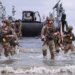 Marinhas do Brasil e frança fazem exercício conjunto na costa verde do rio