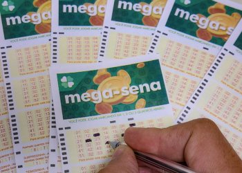 Mega-Sena acumula e prêmio dispara para R$ 300 milhões