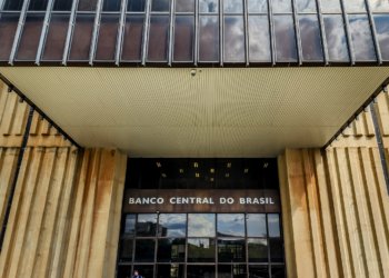 Mercado financeiro eleva projeção da inflação para 5,04% em 2026