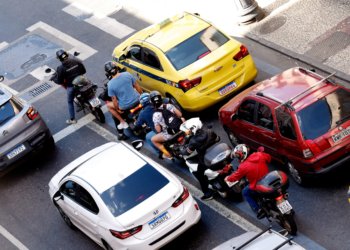 Mortes com motos crescem em 2024 com expansão da economia de aplicativos