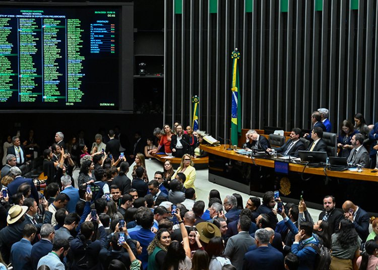 Nova lei permite redução de penas para condenados pelos eventos de 8 de janeiro