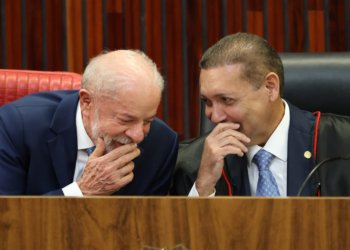 Nunes Marques toma posse no TSE e André Mendonça assume a vice-presidência