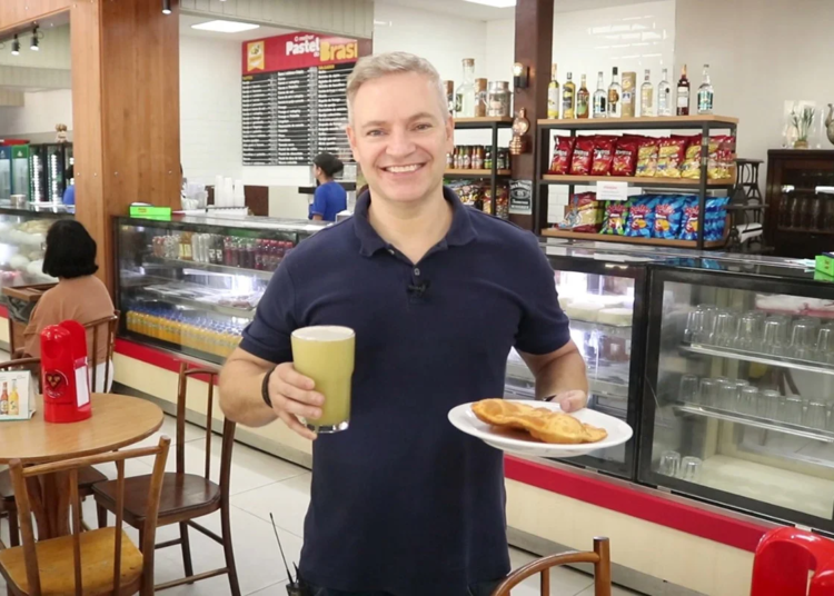 O sucesso do pastel com caldo de cana que virou ponto de parada em Ibiraçu