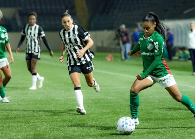 Palmeiras goleia Atlético-MG e assume vice-liderança no Brasileiro Feminino
