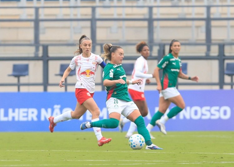 Palmeiras supera Bragantino fora de casa e assume liderança do Brasileiro Feminino
