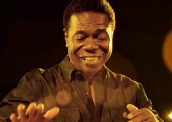 Paulinho da costa ganha estrela na calçada da fama em hollywood