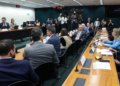 Pedido de vista adia votação da PEC que acaba com a escala 6X1
