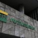 Petrobras reduz valor do litro do diesel nas refinarias a partir desta segunda-feira