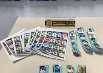Polícia de Guaçuí apreende mais de mil figurinhas falsificadas da Copa em gráfica