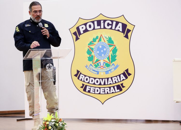 Polícia Rodoviária Federal lança campanha Maio Amarelo para reduzir acidentes nas estradas