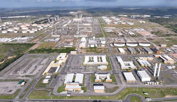 Refinaria Abreu e Lima atinge recorde histórico de produção de diesel em Pernambuco
