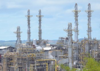 Refinarias da Petrobras operam acima da capacidade máxima em busca de eficiência