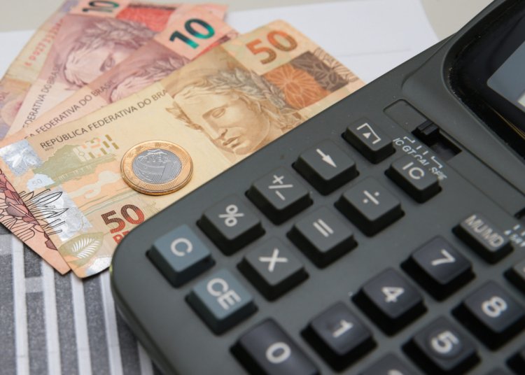 Renda dos 10% mais ricos é 13,8 vezes maior que a dos 40% mais pobres, aponta o IBGE